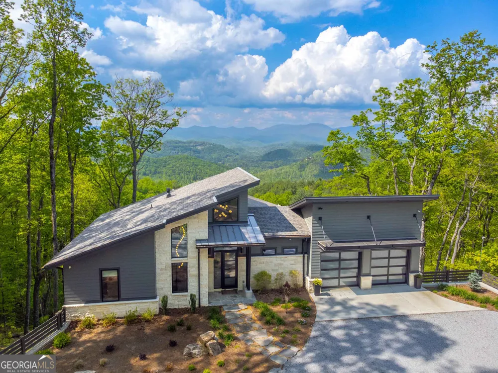 377 Charmont DR Tiger, GA 30576