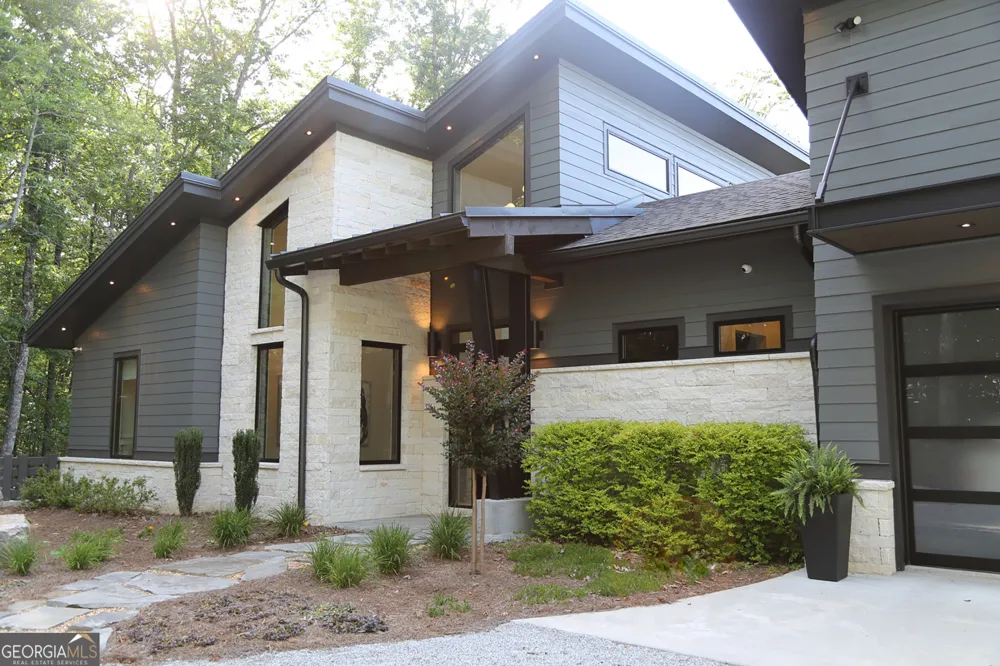 377 Charmont DR Tiger, GA 30576