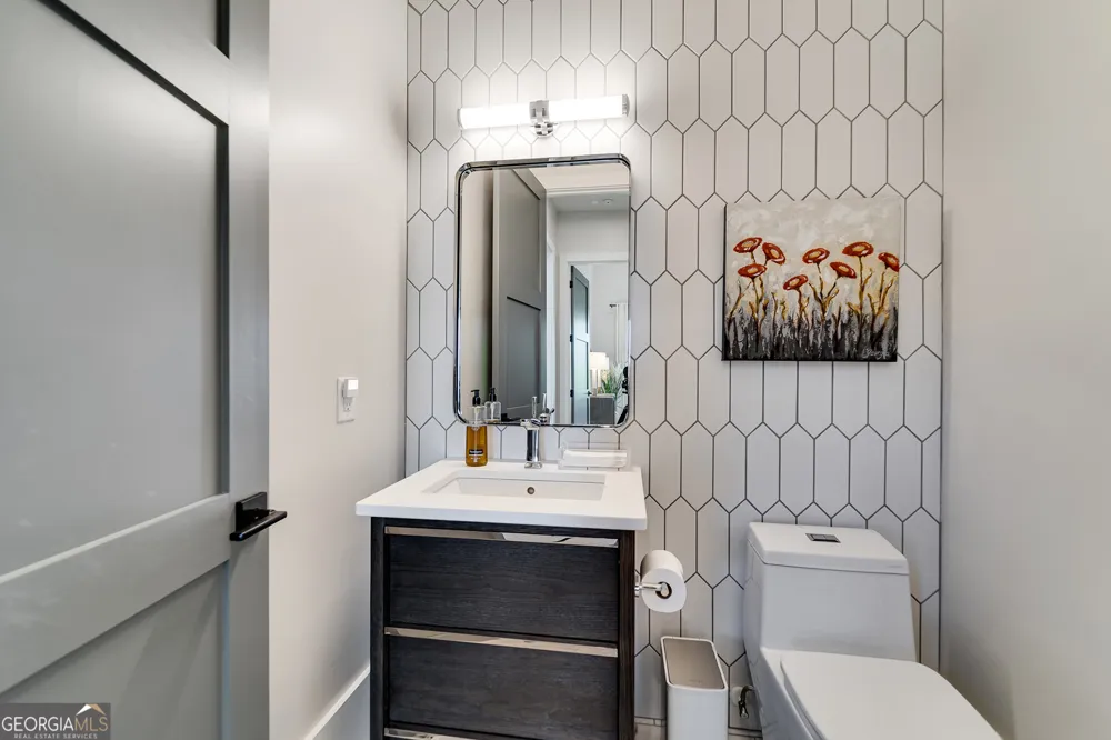 377 Charmont DR Tiger, GA 30576