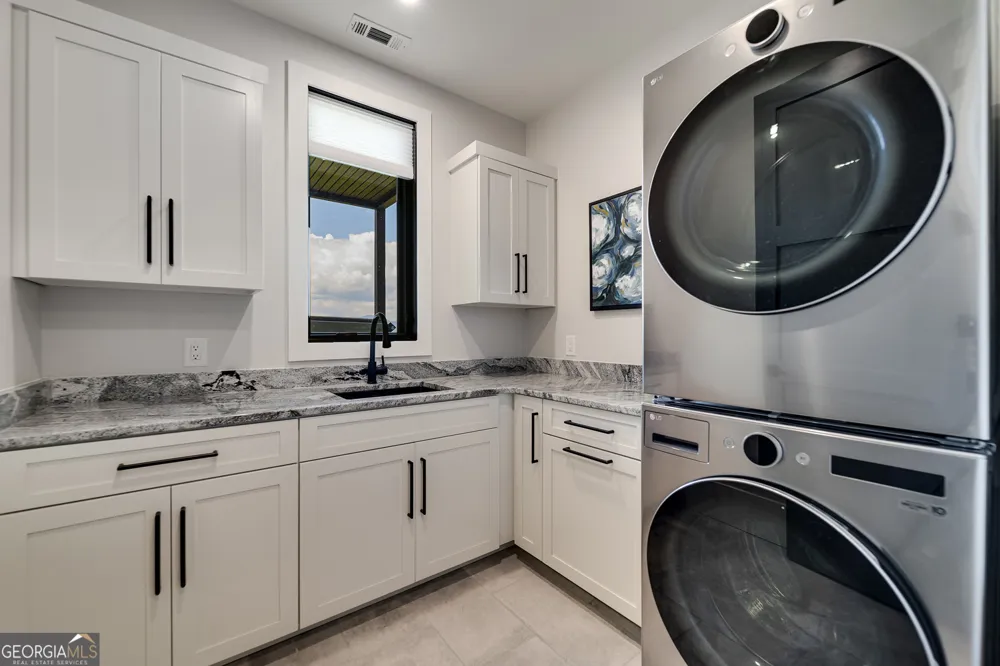 377 Charmont DR Tiger, GA 30576