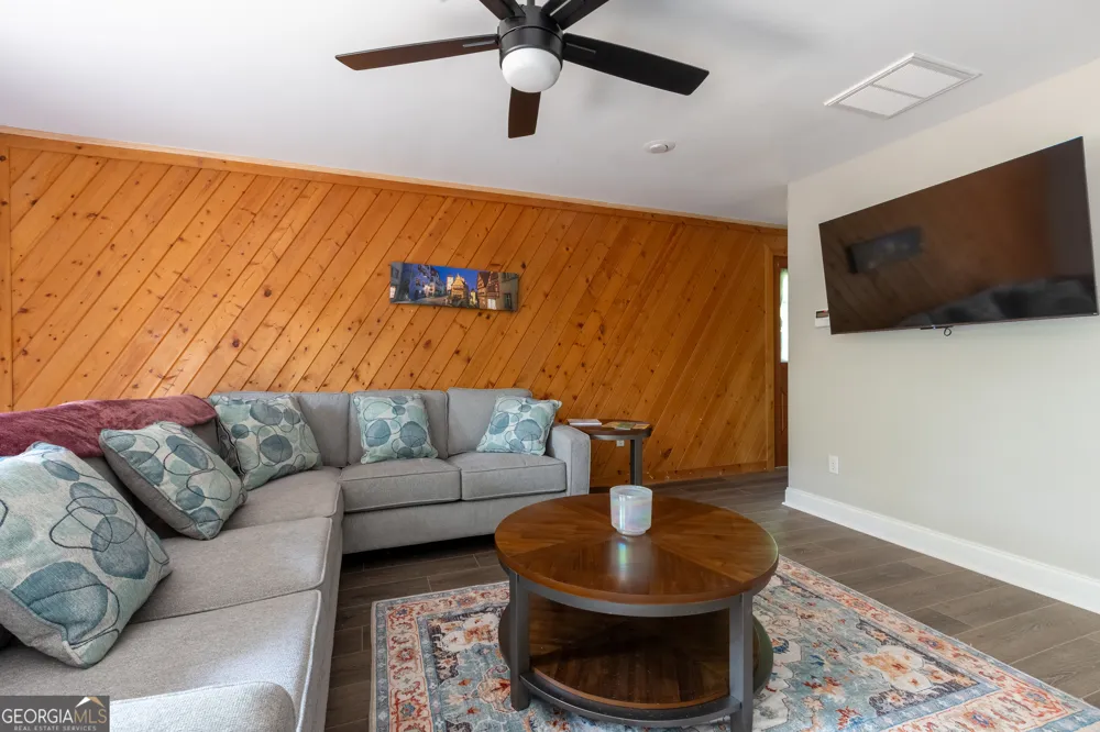 258 Ber Weg Helen, GA 30545