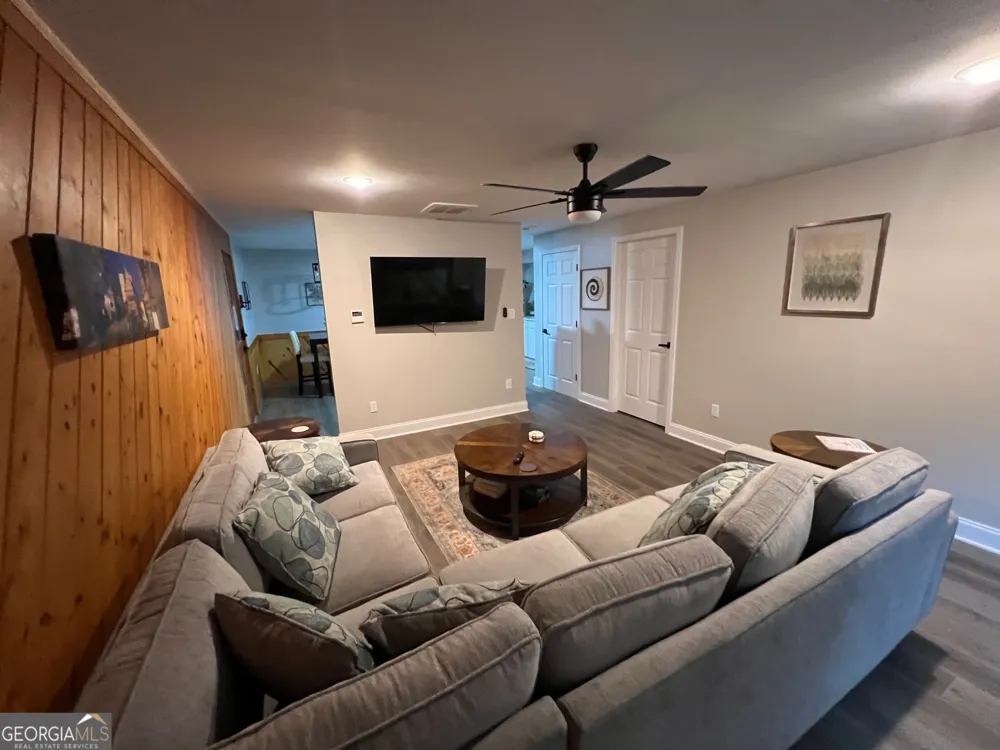 258 Ber Weg Helen, GA 30545
