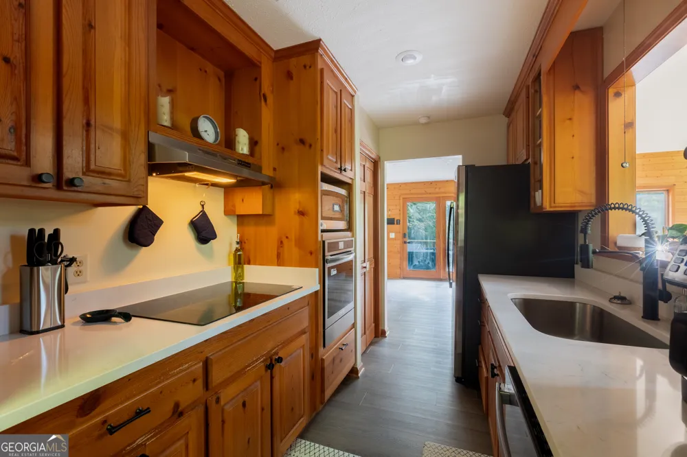 258 Ber Weg Helen, GA 30545