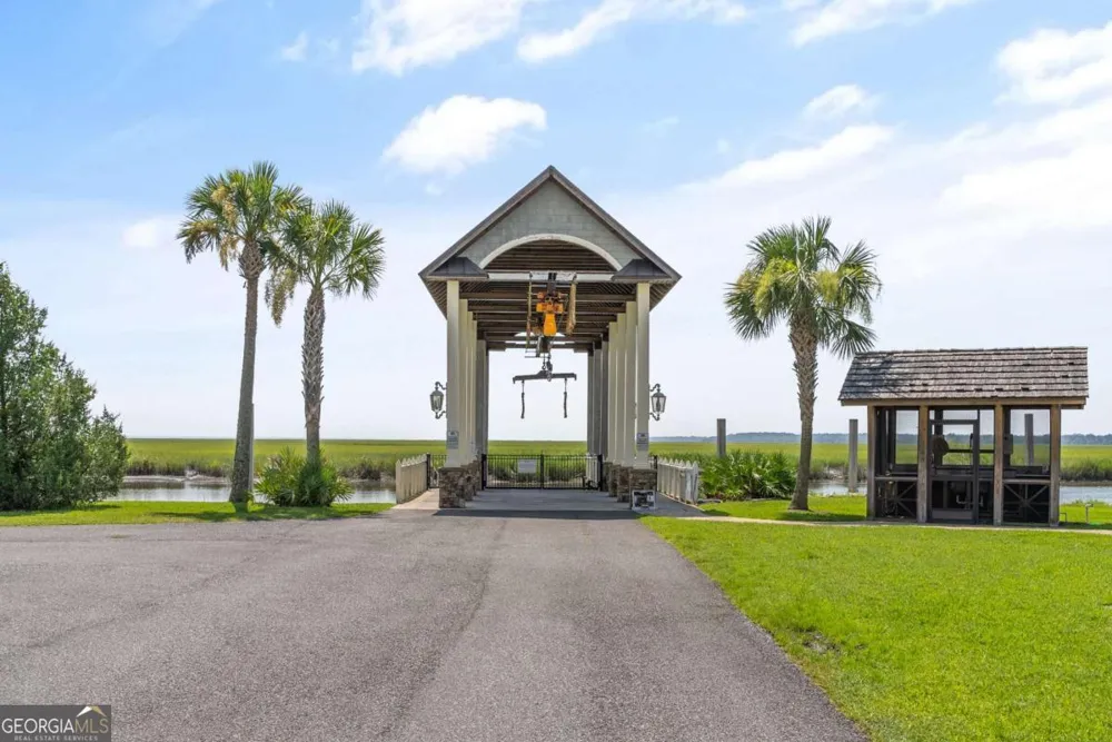 2 Maiden Creek DR Waverly, GA 31565