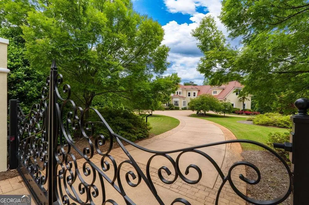 1005 Oak Mountain RD Carrollton, GA 30117