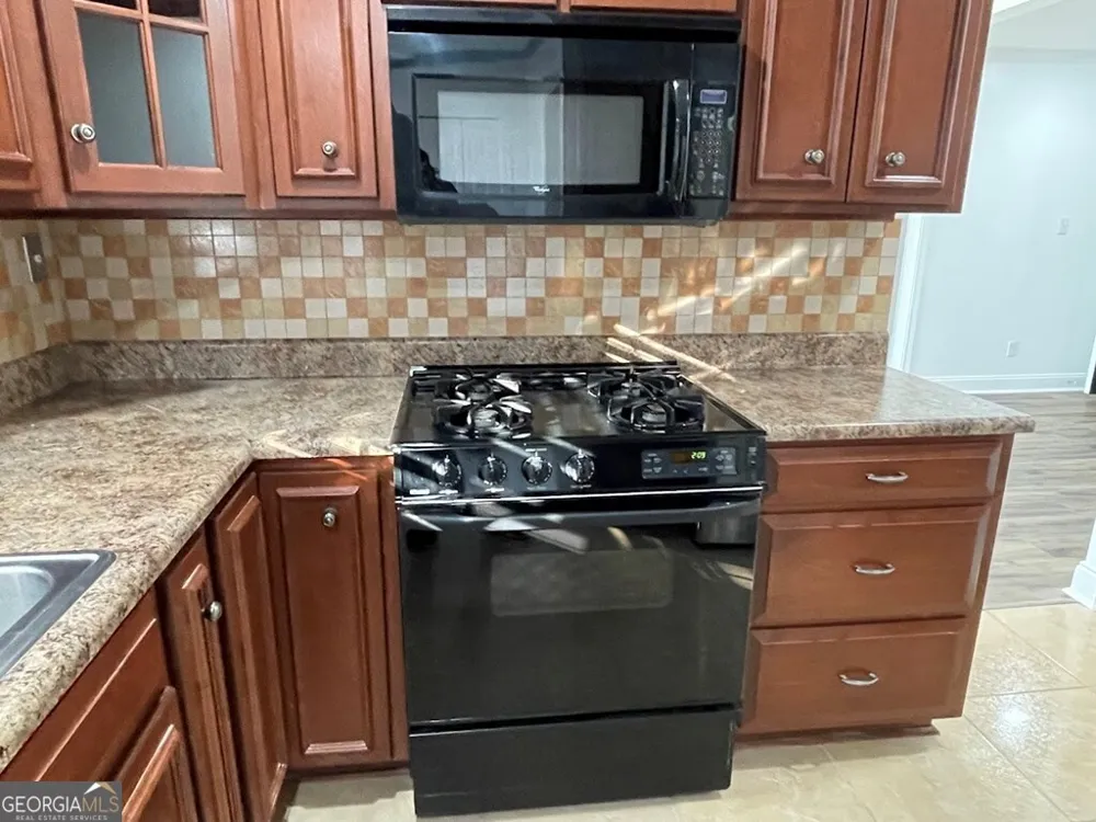 2311 Saint George LN Albany, GA 31707