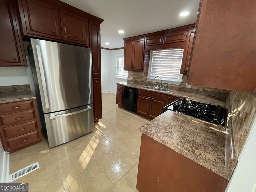 2311 Saint George LN Albany, GA 31707