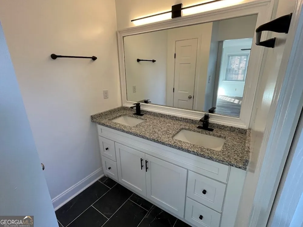 2311 Saint George LN Albany, GA 31707