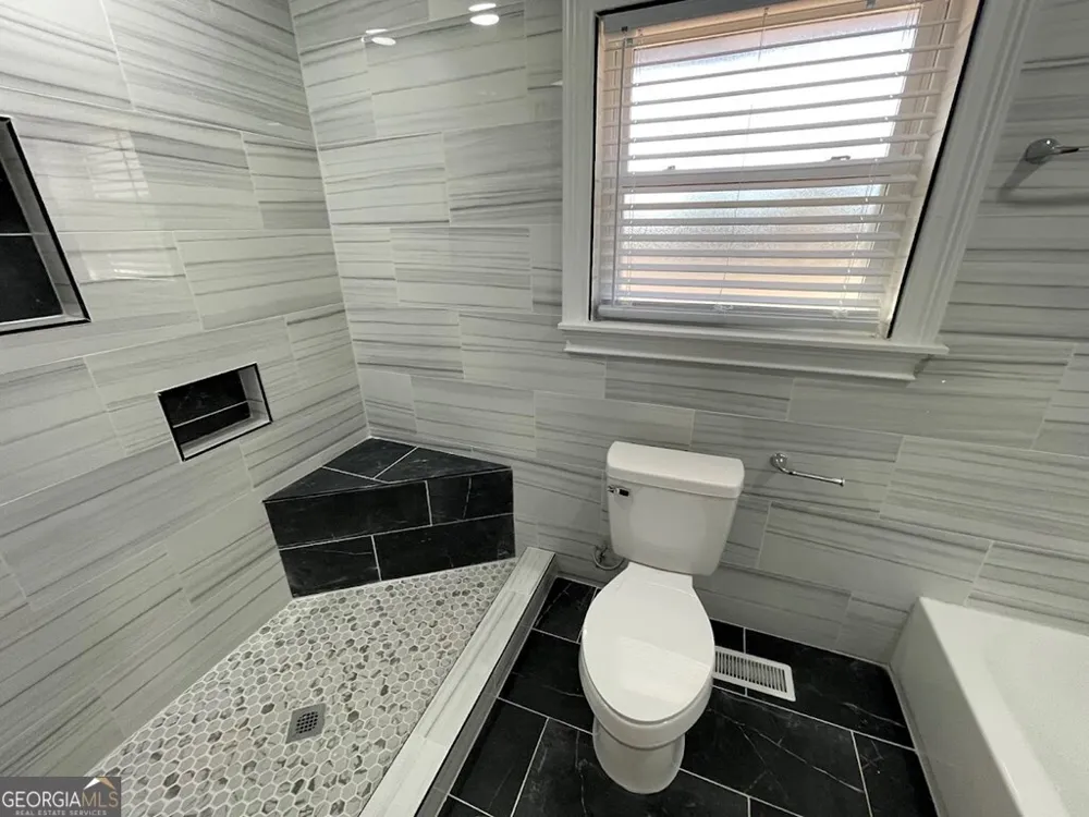 2311 Saint George LN Albany, GA 31707