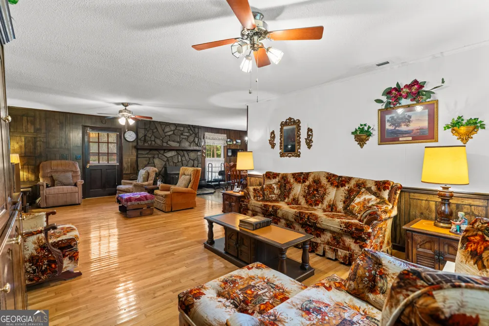 437 Cohutta Beaverdale RD Cohutta, GA 30710