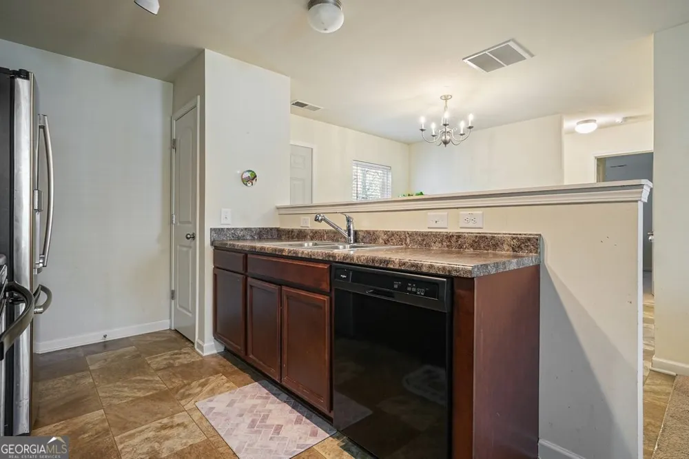 18 Oxford LN Kingston, GA 30145