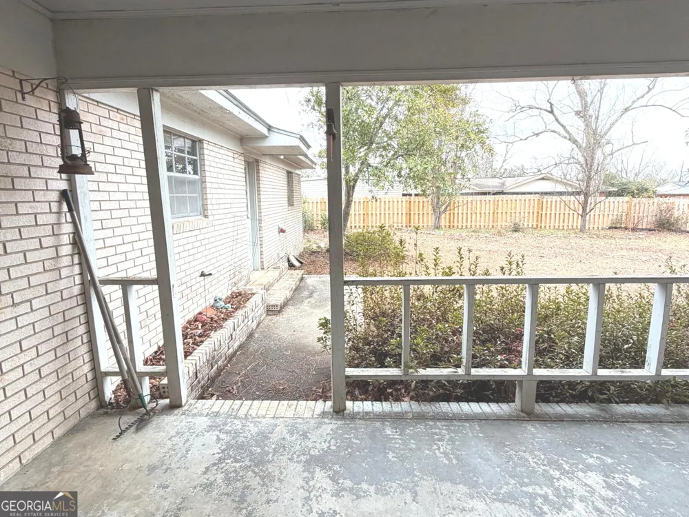 1303 Meadows LN Vidalia, GA 30474