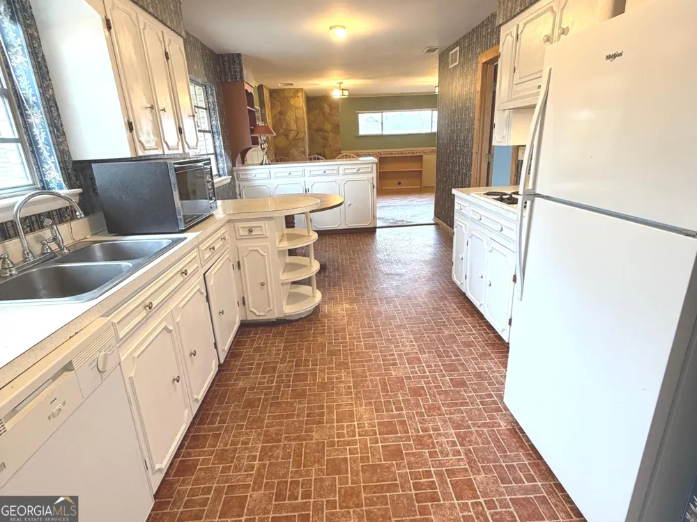 1303 Meadows LN Vidalia, GA 30474