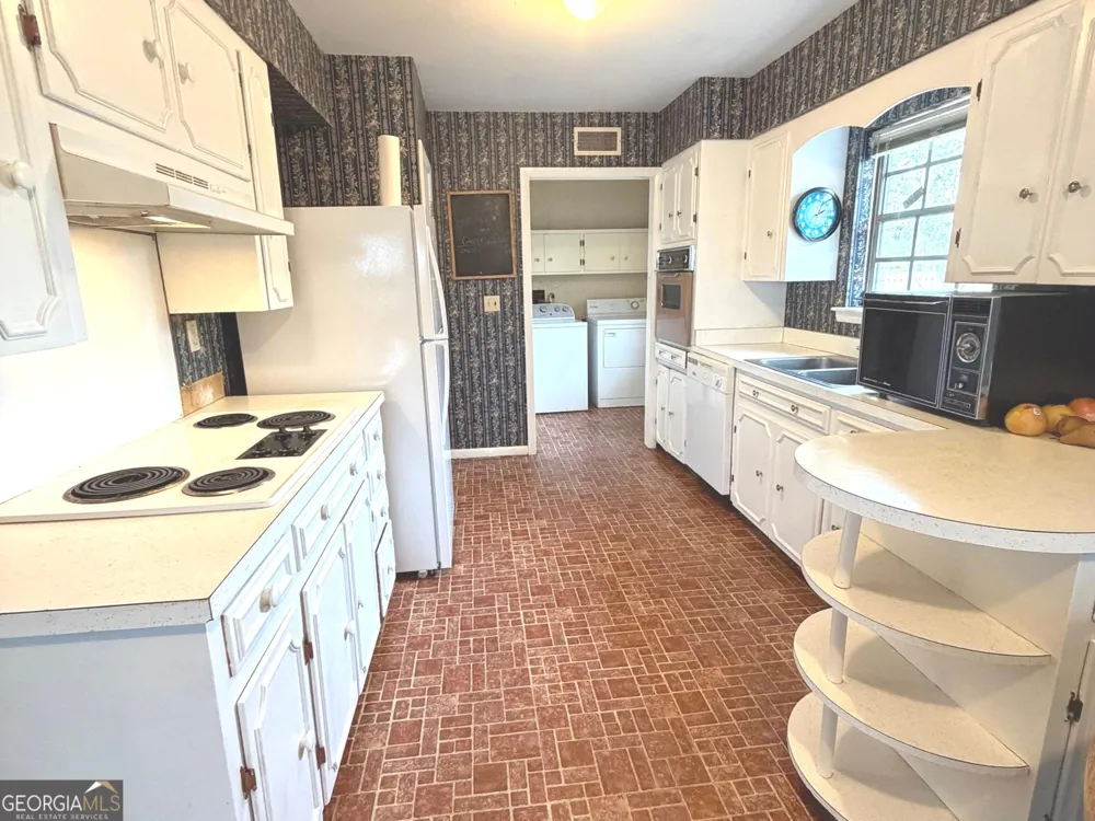 1303 Meadows LN Vidalia, GA 30474