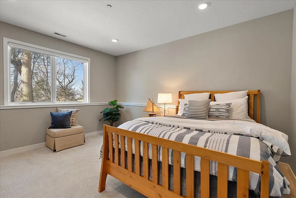 690 Dunegrass Circle Drive Saugatuck, MI 49453