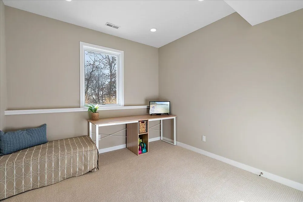 690 Dunegrass Circle Drive Saugatuck, MI 49453