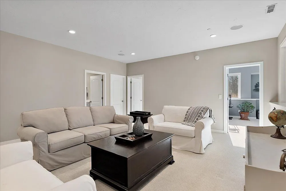 690 Dunegrass Circle Drive Saugatuck, MI 49453