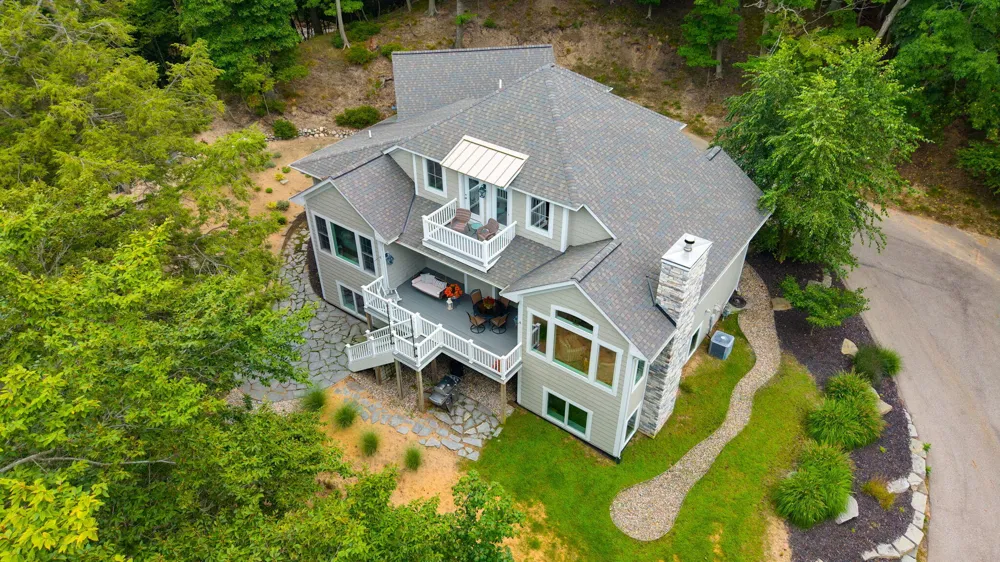 690 Dunegrass Circle Drive Saugatuck, MI 49453