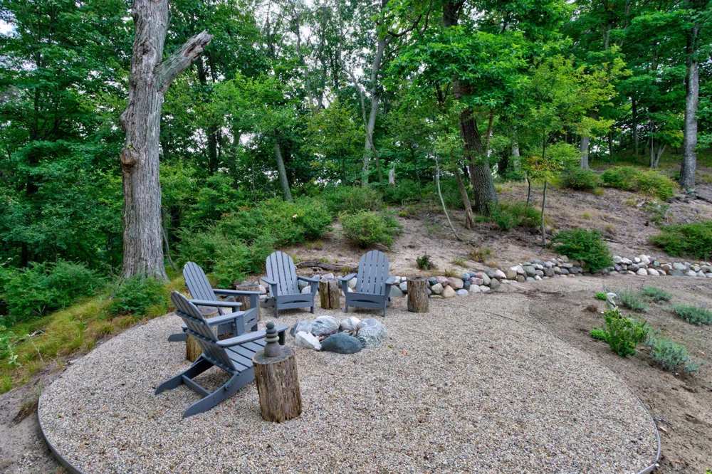 690 Dunegrass Circle Drive Saugatuck, MI 49453