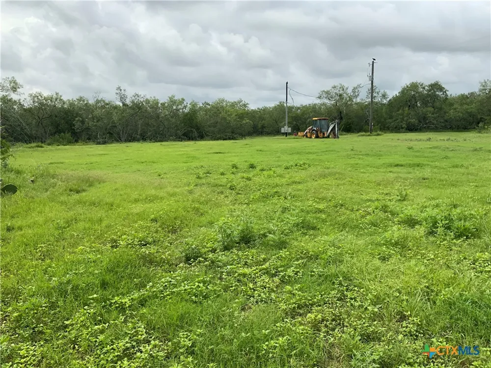 2647 Fm 3282 Gonzales, TX 78629
