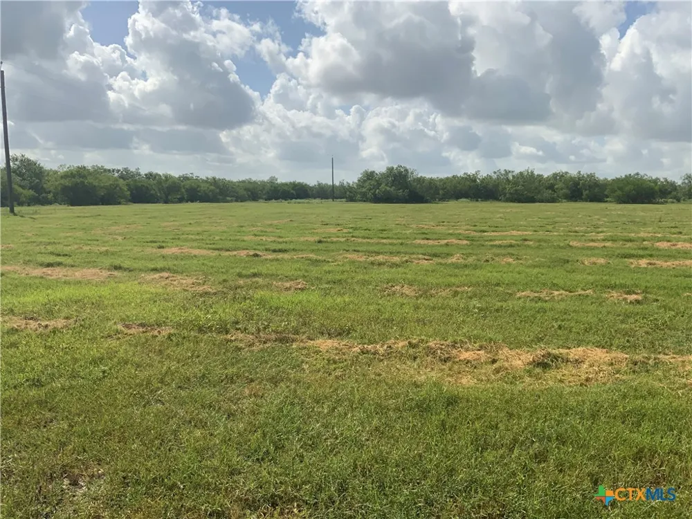 2647 Fm 3282 Gonzales, TX 78629