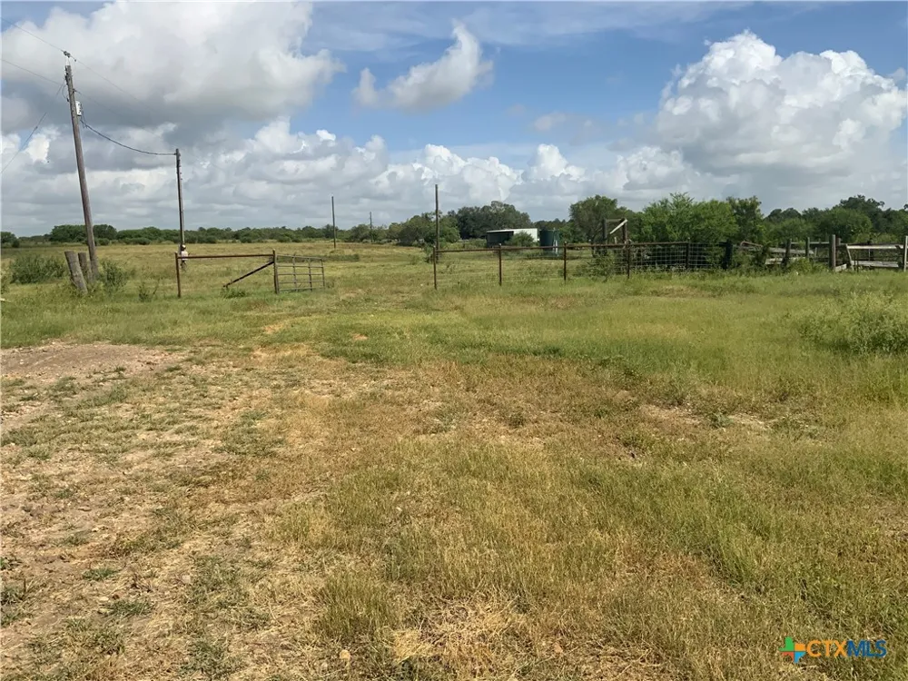 2647 Fm 3282 Gonzales, TX 78629