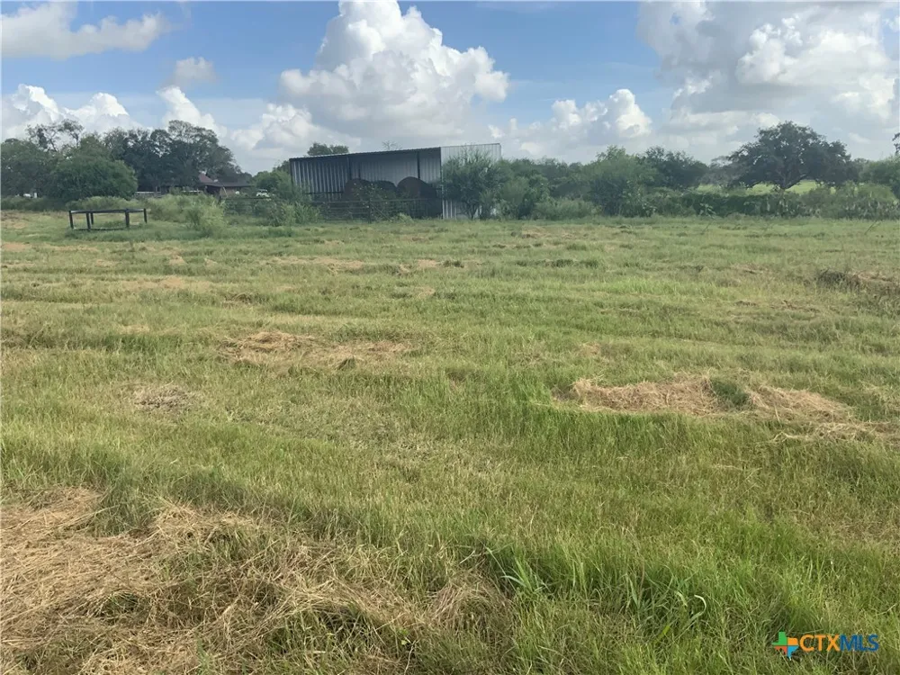 2647 Fm 3282 Gonzales, TX 78629