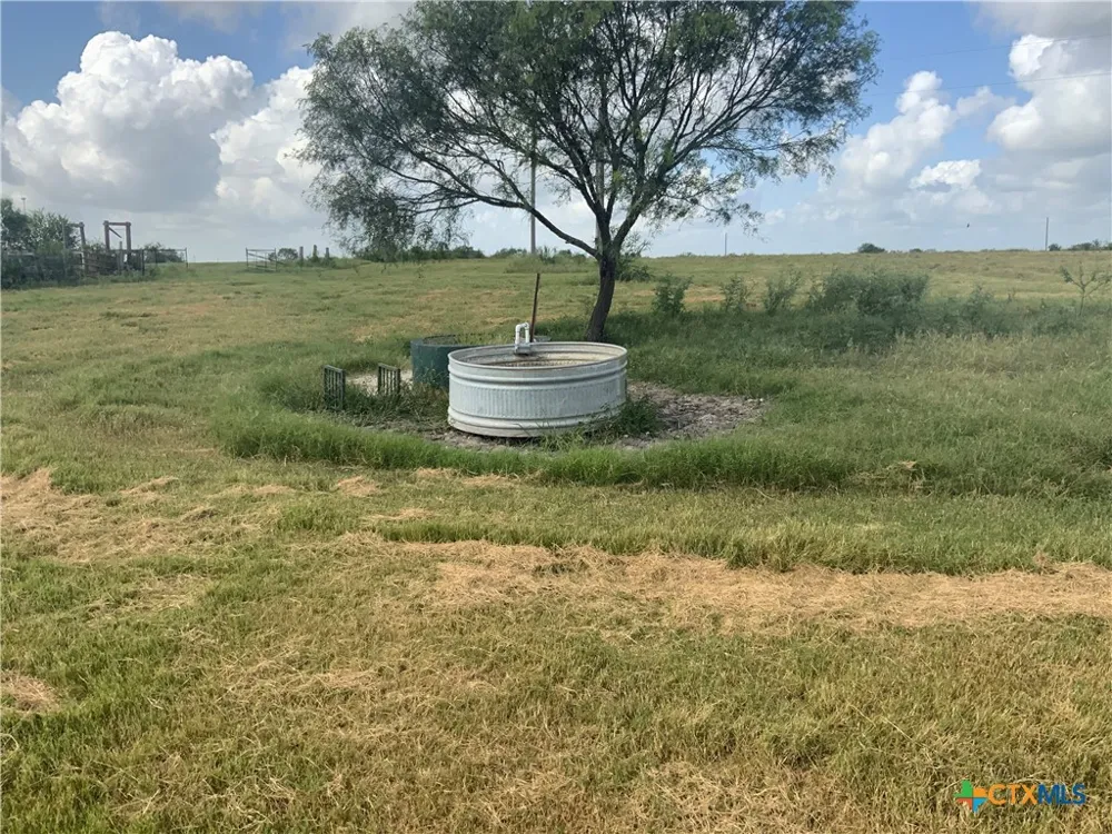 2647 Fm 3282 Gonzales, TX 78629