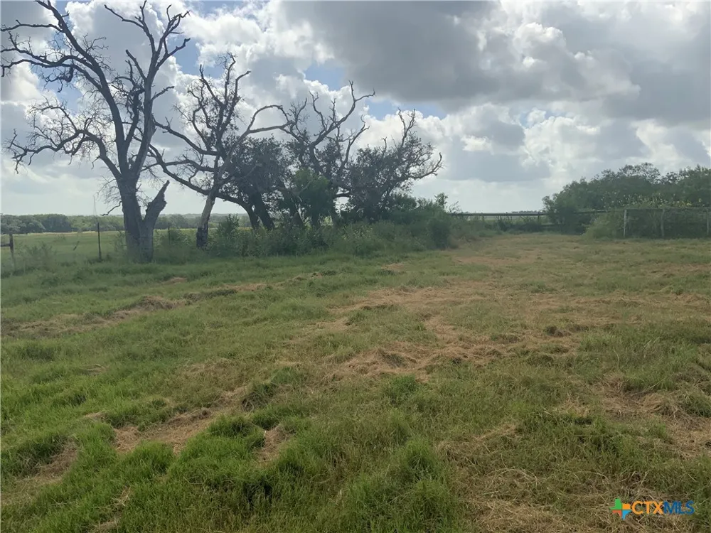 2647 Fm 3282 Gonzales, TX 78629