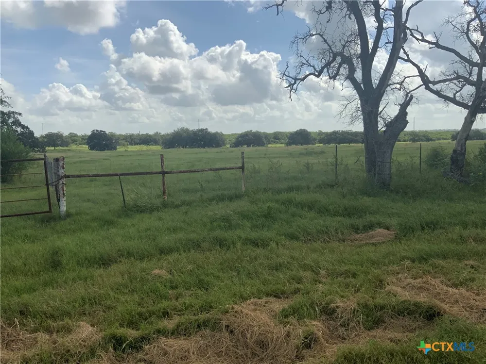 2647 Fm 3282 Gonzales, TX 78629