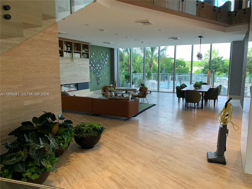 16385 Biscayne Blvd #421 North Miami Beach, FL 33160