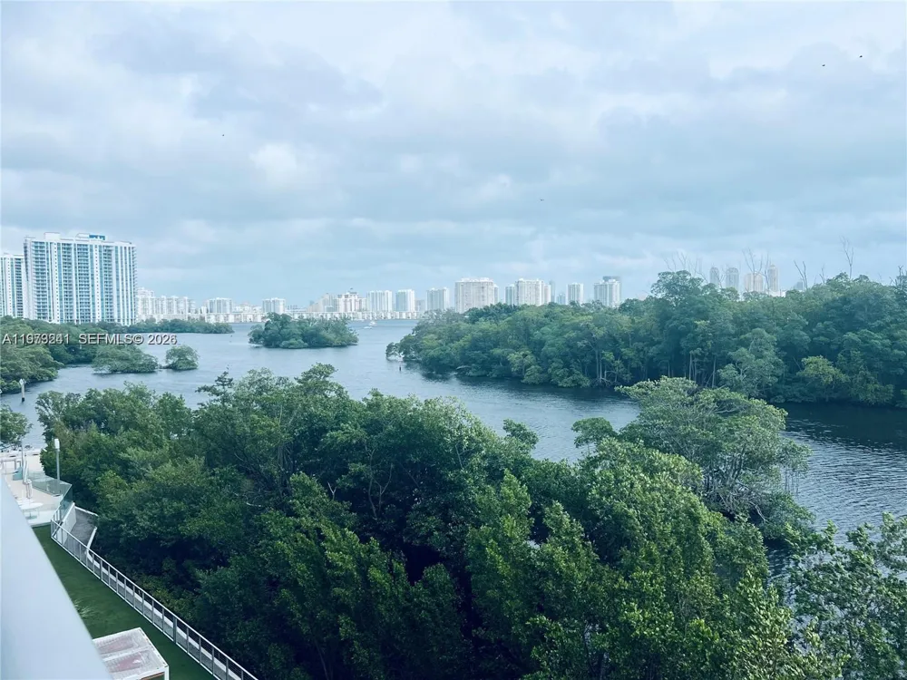 16385 Biscayne Blvd #421 North Miami Beach, FL 33160