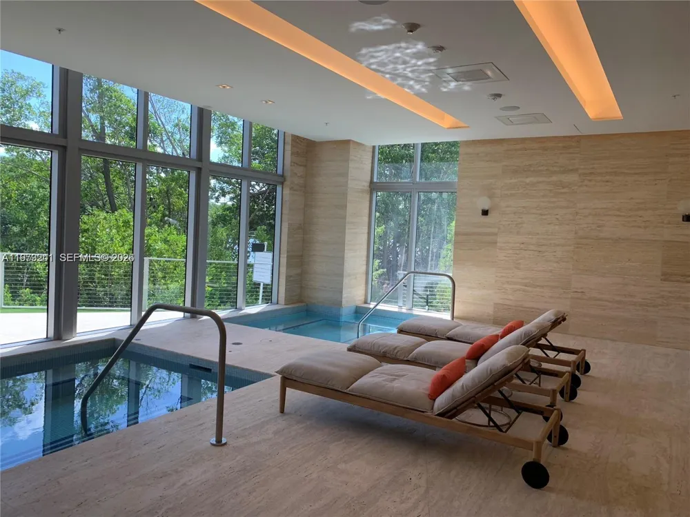 16385 Biscayne Blvd #421 North Miami Beach, FL 33160