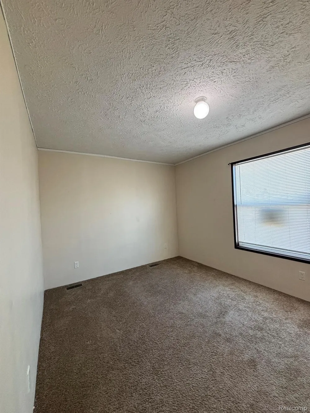 3459 Pine Ridge Burton City, MI 48519