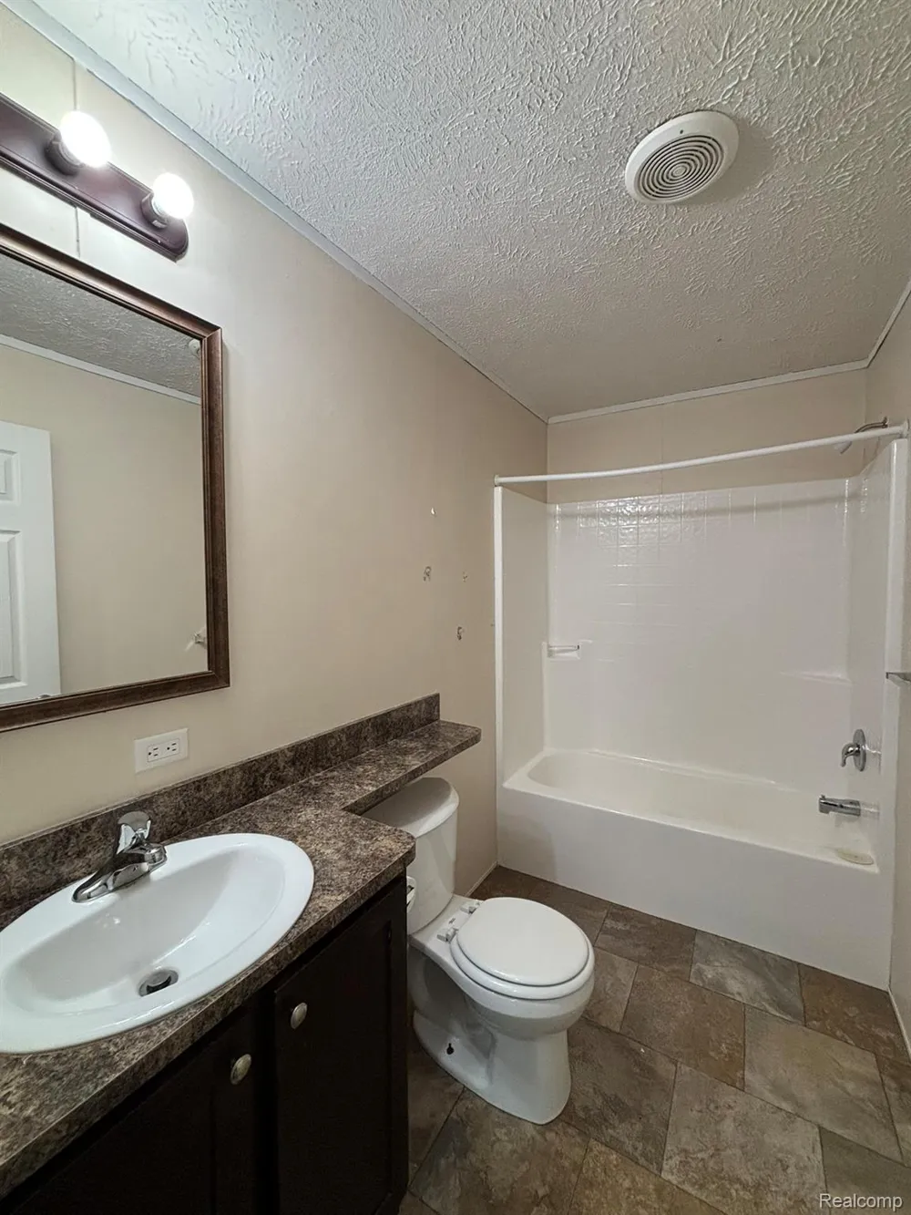 3459 Pine Ridge Burton City, MI 48519