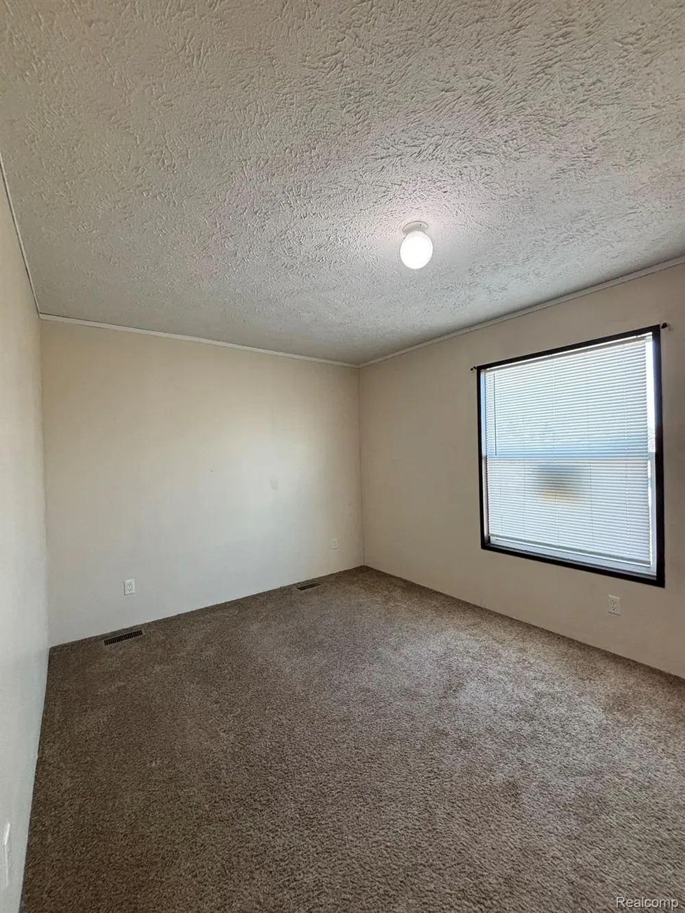 3459 Pine Ridge Burton City, MI 48519