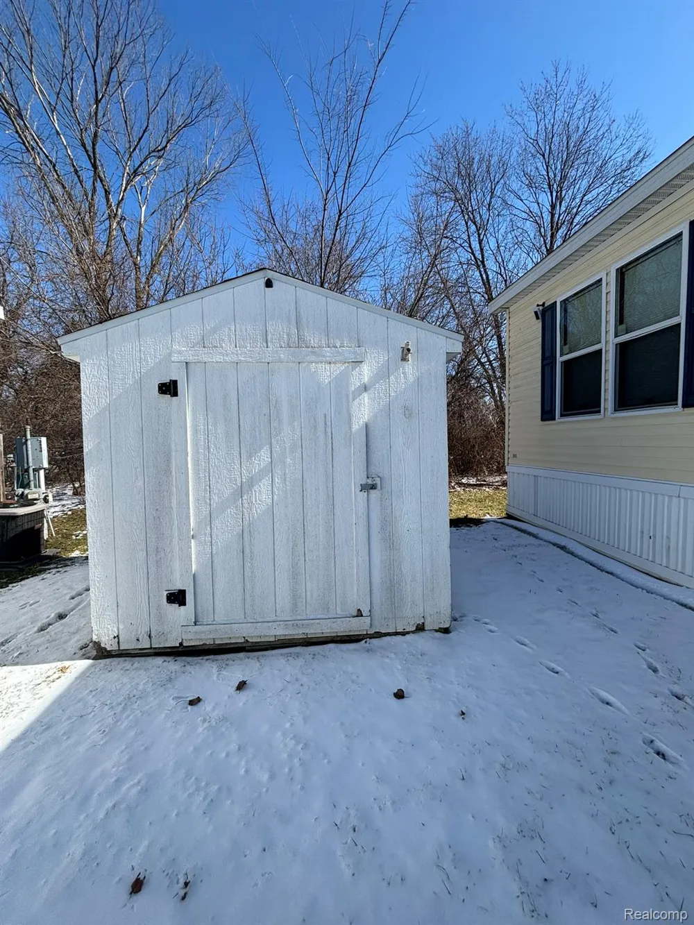 3459 Pine Ridge Burton City, MI 48519