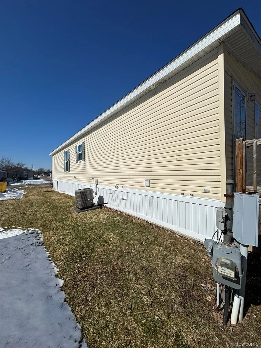 3459 Pine Ridge Burton City, MI 48519