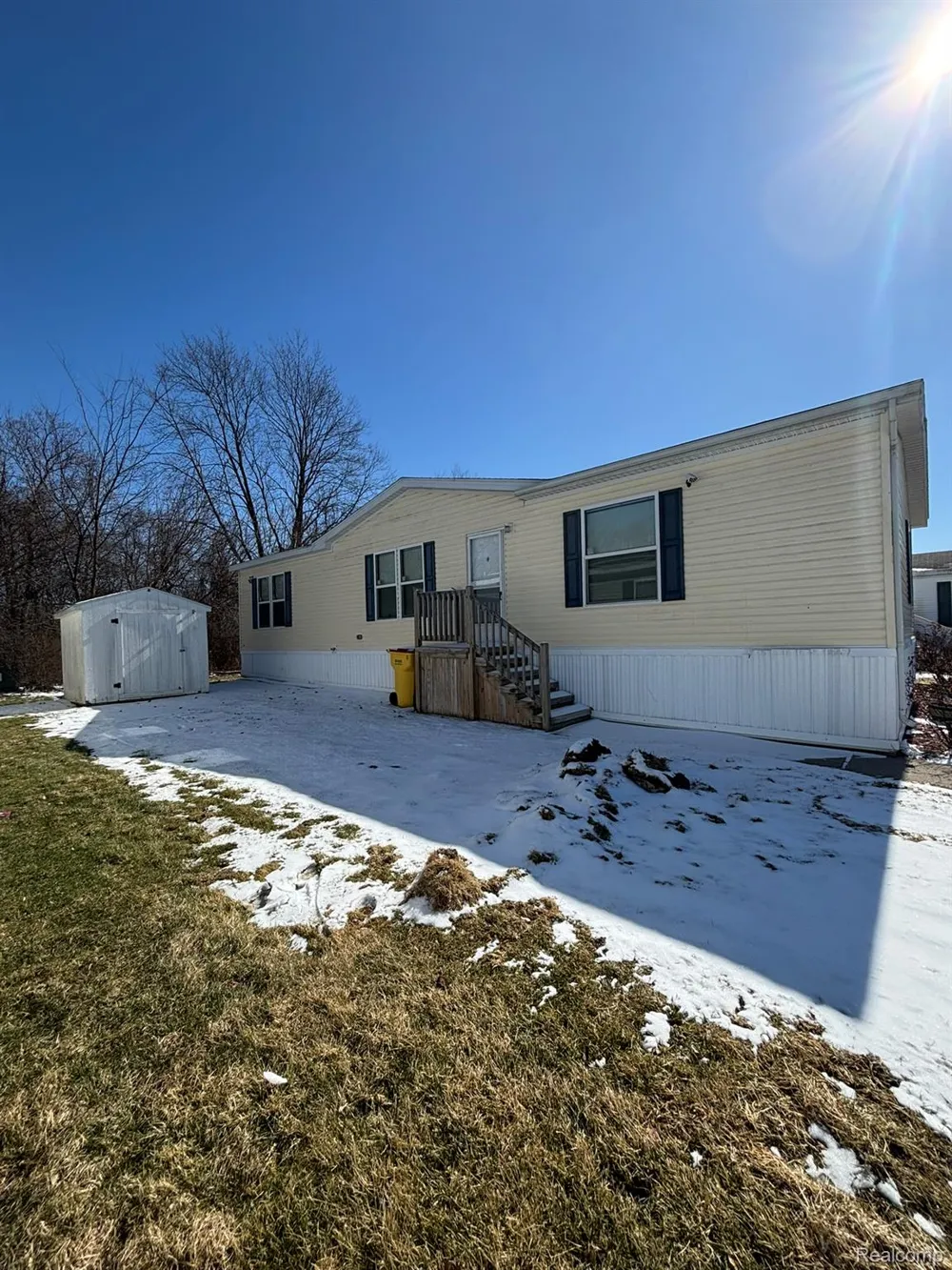 3459 Pine Ridge Burton City, MI 48519