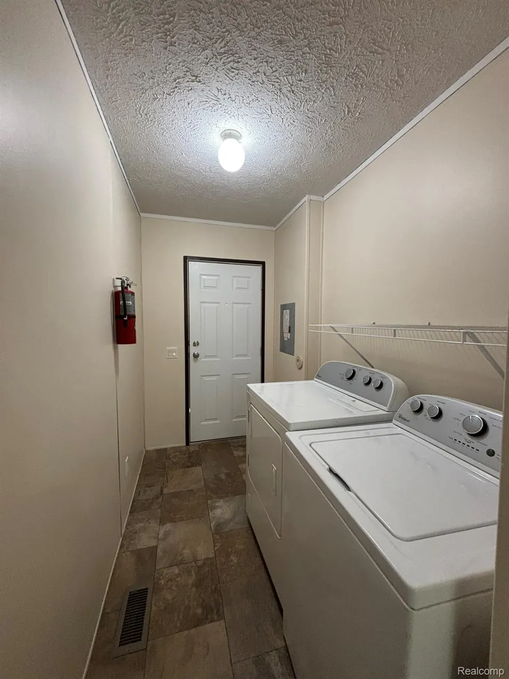 3459 Pine Ridge Burton City, MI 48519