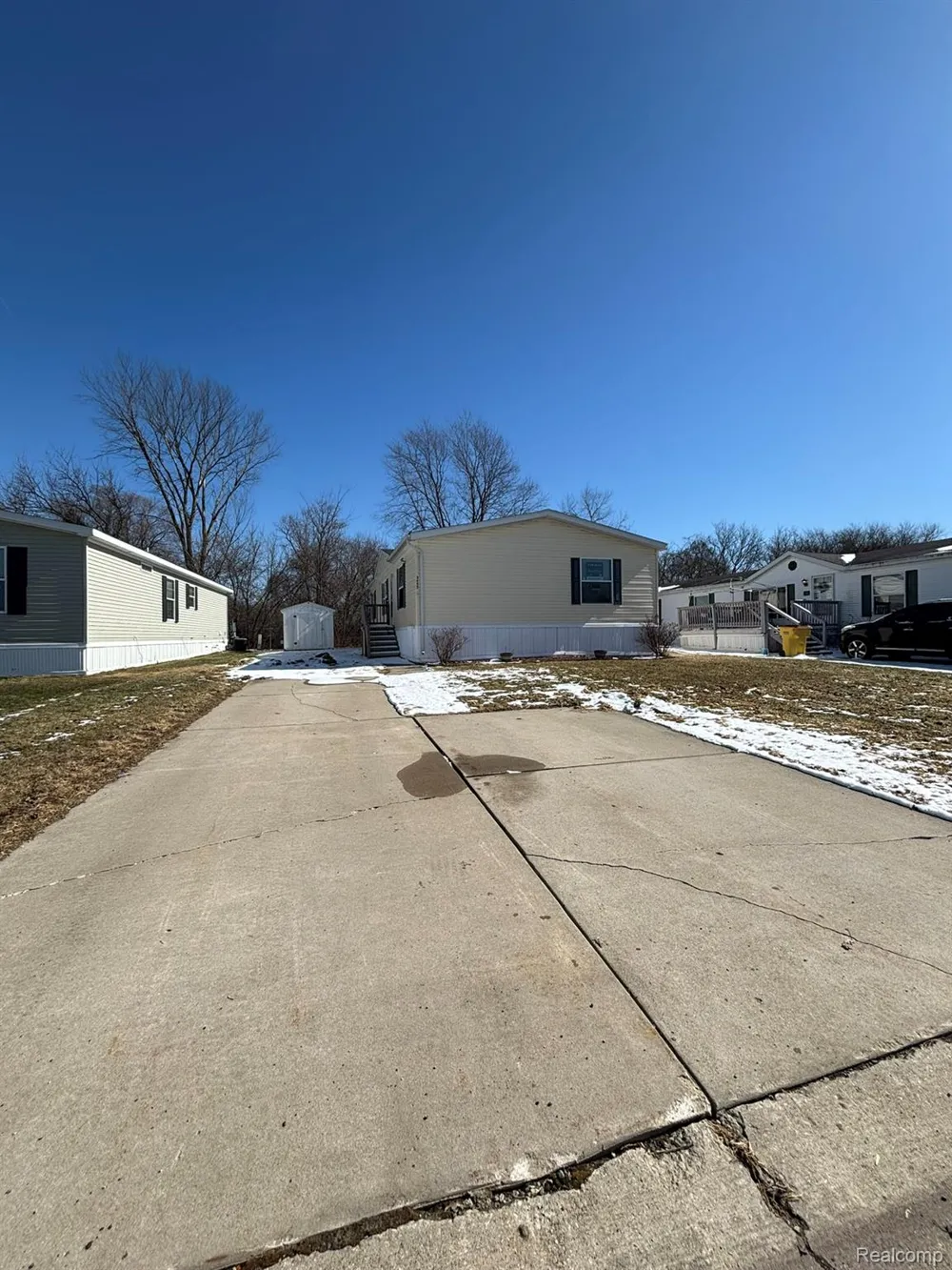 3459 Pine Ridge Burton City, MI 48519
