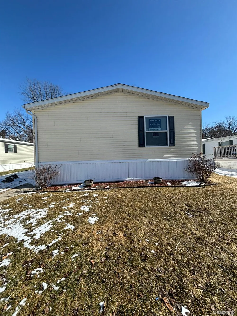 3459 Pine Ridge Burton City, MI 48519