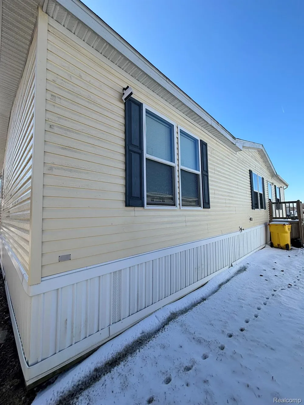3459 Pine Ridge Burton City, MI 48519