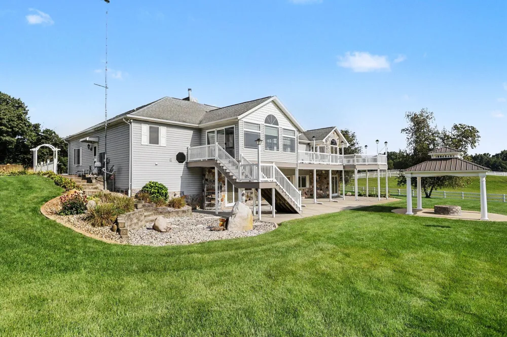 65650 Dailey Road Jefferson Township, MI 49112
