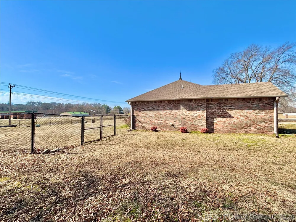 2010 E Creekside Road Stigler, OK 74462