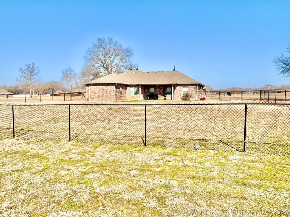 2010 E Creekside Road Stigler, OK 74462