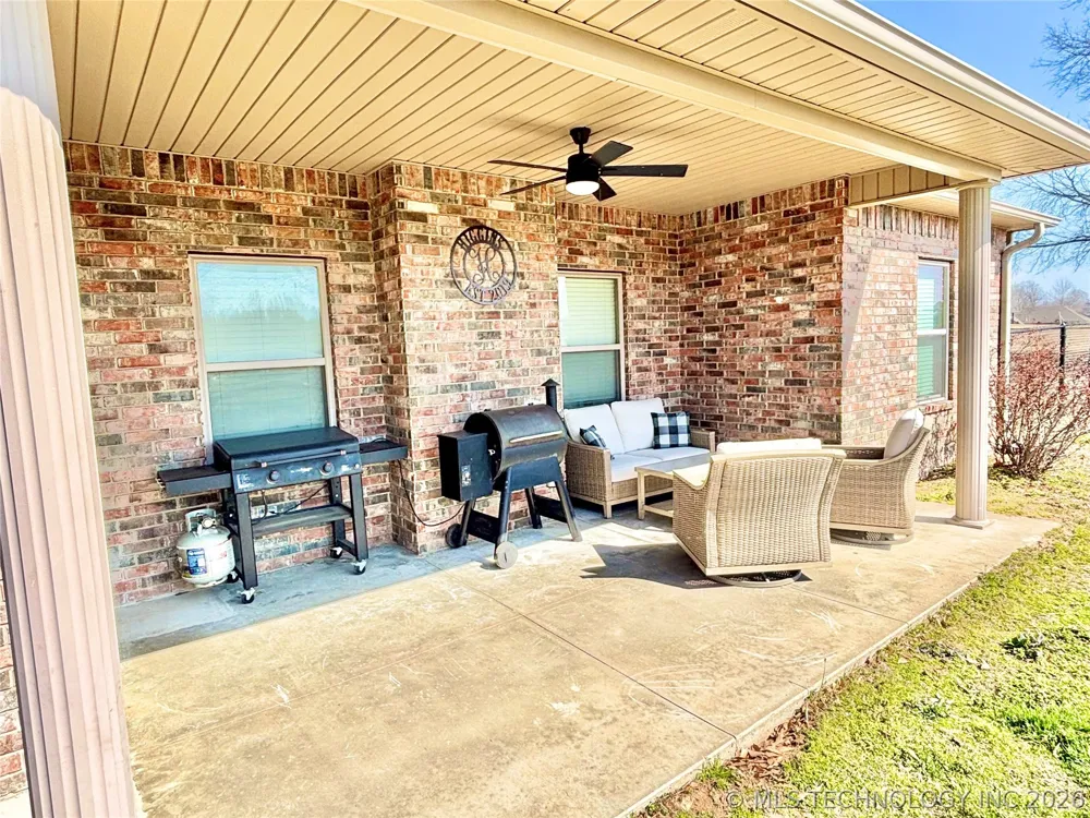 2010 E Creekside Road Stigler, OK 74462