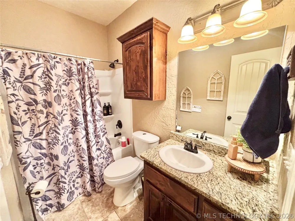 2010 E Creekside Road Stigler, OK 74462