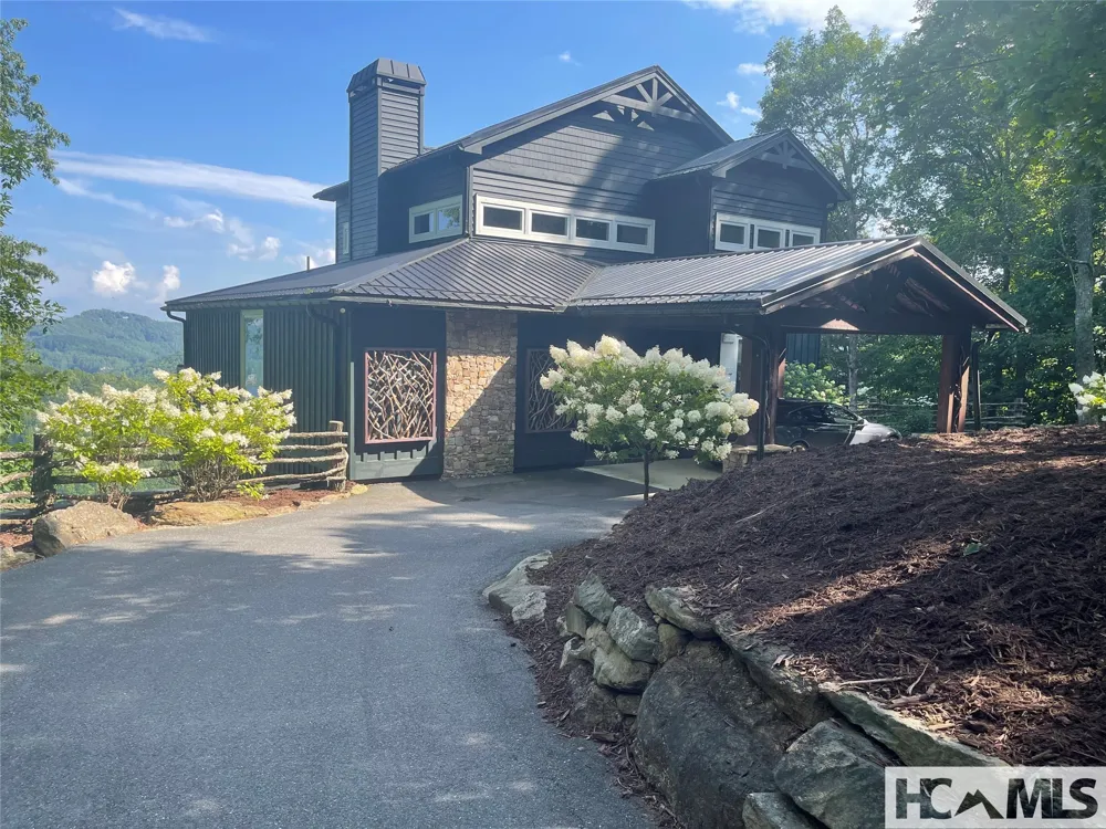 938 Shepherds Gap Road Cullowhee, NC 28723