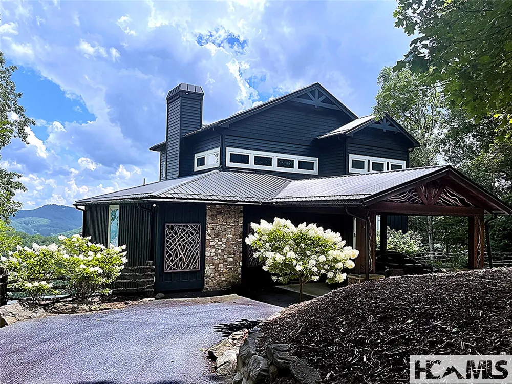 938 Shepherds Gap Road Cullowhee, NC 28723